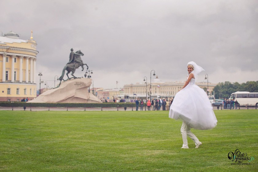 Ох, эти безумные фото со свадеб. Руки бы оторвать этим фотографам!