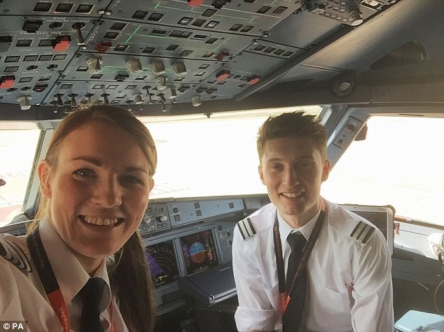 Самый молодой в мире капитан пассажирского авиалайнера
