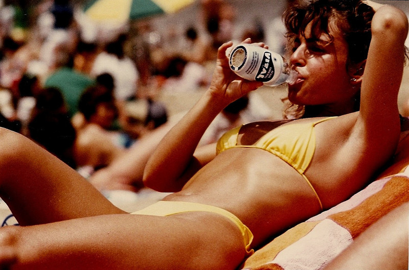 Красивые девушки на пляжах Чили из 80-х