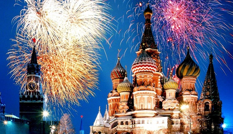 Россия - огромная страна, с кучей часовых поясов и Новый год можно встречать много-много раз