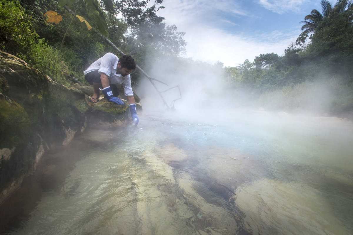 Смотрите не упадите! Легендарная кипящая река обнаружена глубоко в джунглях Амазонии