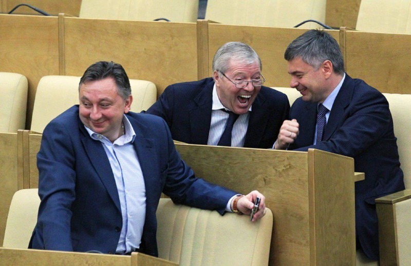 Чем занимаются депутаты на заседаниях Госдумы?