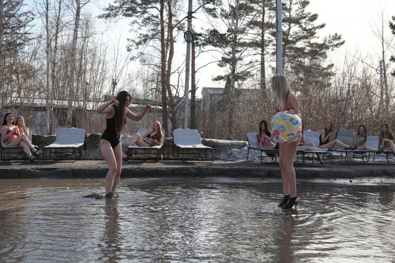 Весна в России - это повод достать резиновые сапоги на меху