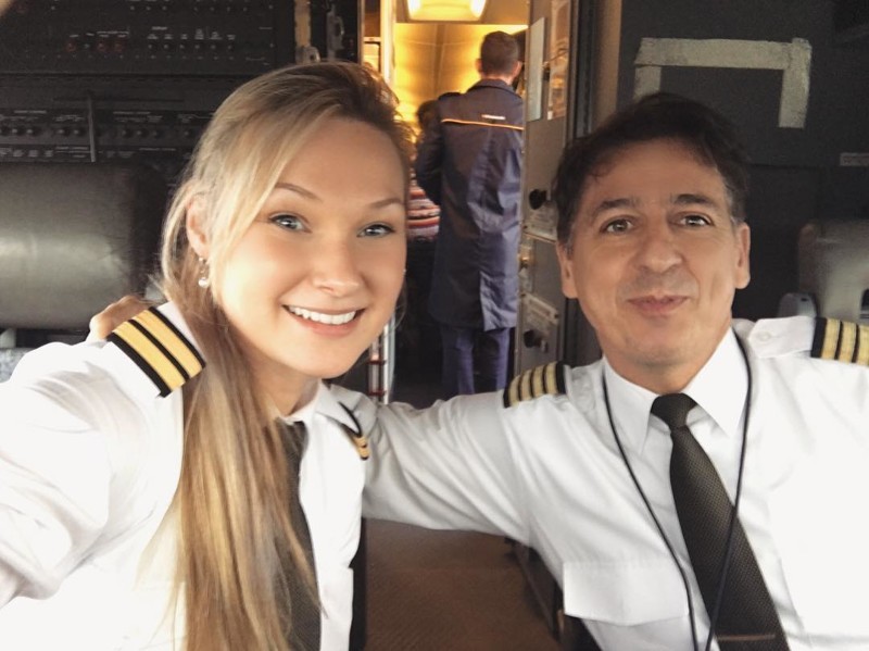 Мишель Гурис — 25-летняя девушка-пилот, демонстрирующая свою гламурную жизнь в Instagram