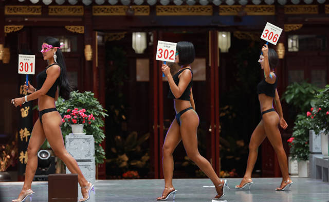 Конкурс Мисс Бум Бум отправился в Китай, чтобы найти там лучшую задницу