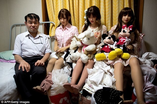 Японцы все чаще предпочитают резиновых женщин настоящим