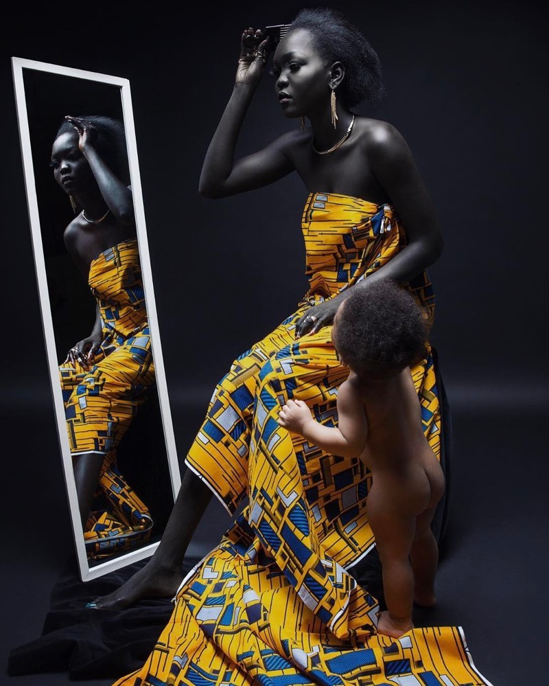 Модель из Южного Судана учит людей не бояться темноты