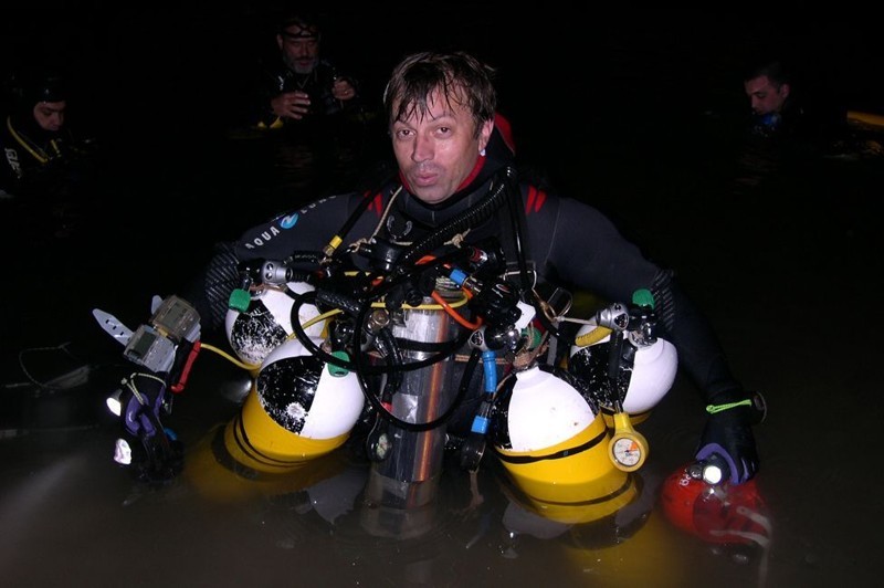 Дайвер остался жив, проведя два дня под водой