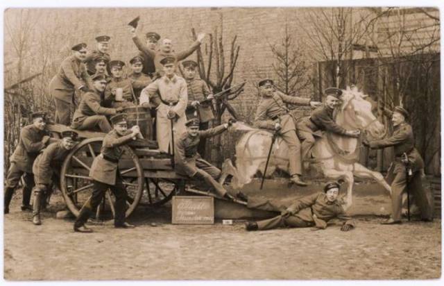 Забавные армейские фотографии, сделанные в период между 1912 и 1945 годами