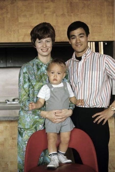 Малоизвестные фотографии Брюса Ли из семейного архива