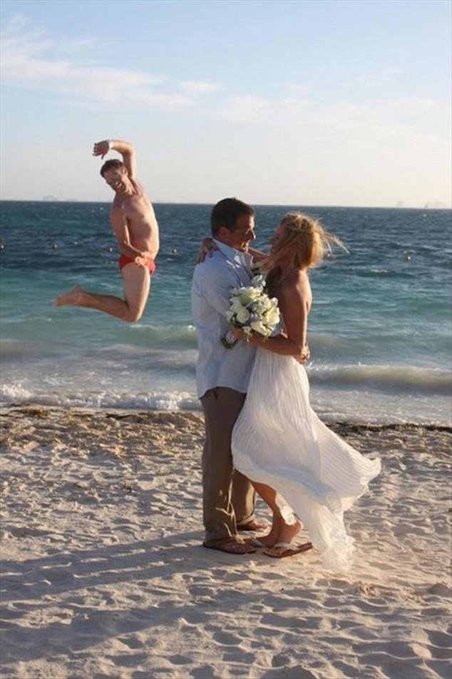 Глядя на эти фото радостно осознавать, что это не ваша свадьба..