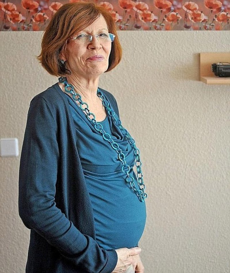 Эта женщина родила в 65 лет четверняшек, при уже имеющихся 13-ти детях