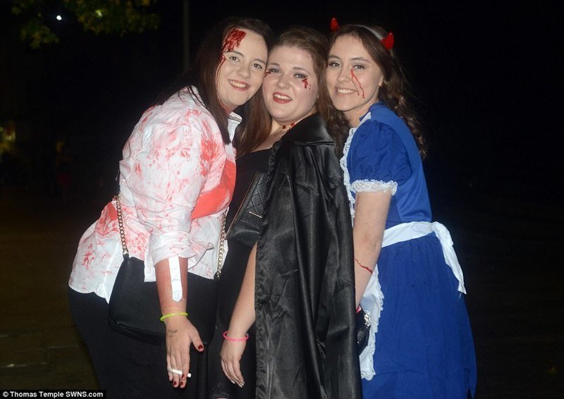 Британская молодежь отгуляла Хэллоуин на полную катушку