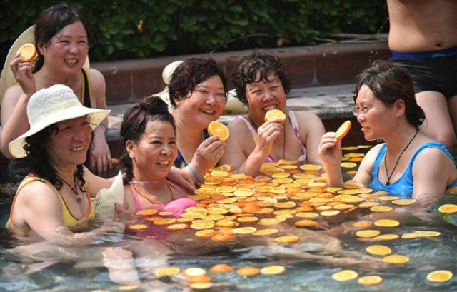 В Китае отдыхать в ваннах с обыкновенной водой уже не актуально