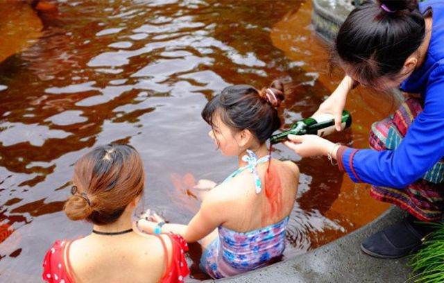 В Китае отдыхать в ваннах с обыкновенной водой уже не актуально