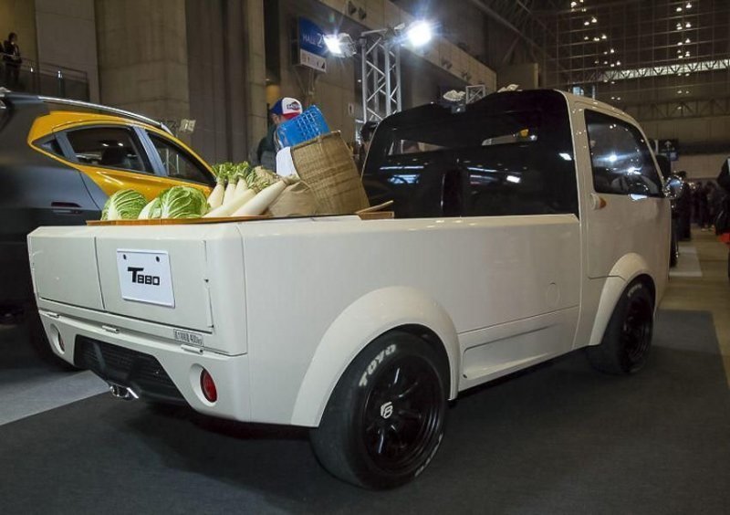 Японские тюнеры превращают свои авто в "Буханки"
