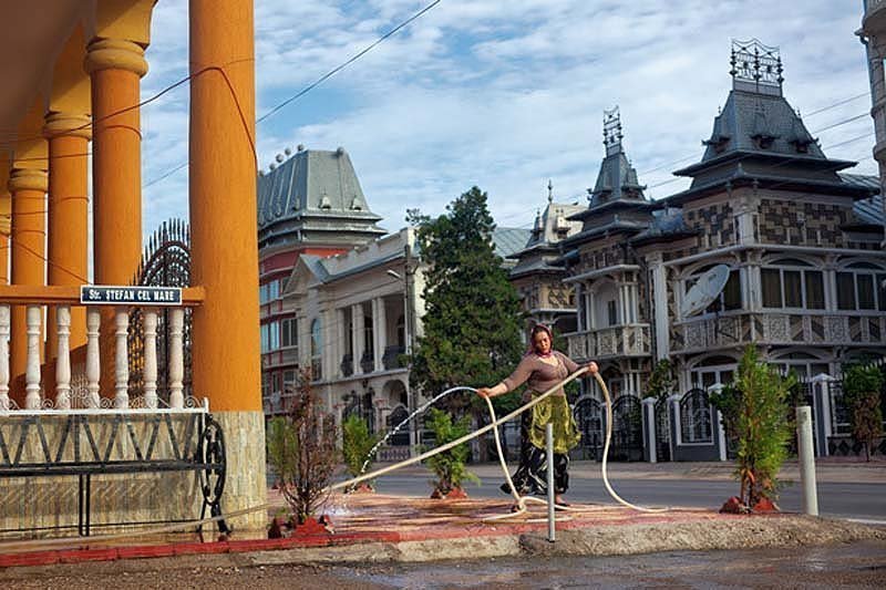 Провинциальный румынский город населенный исключительно цыганскими баронами