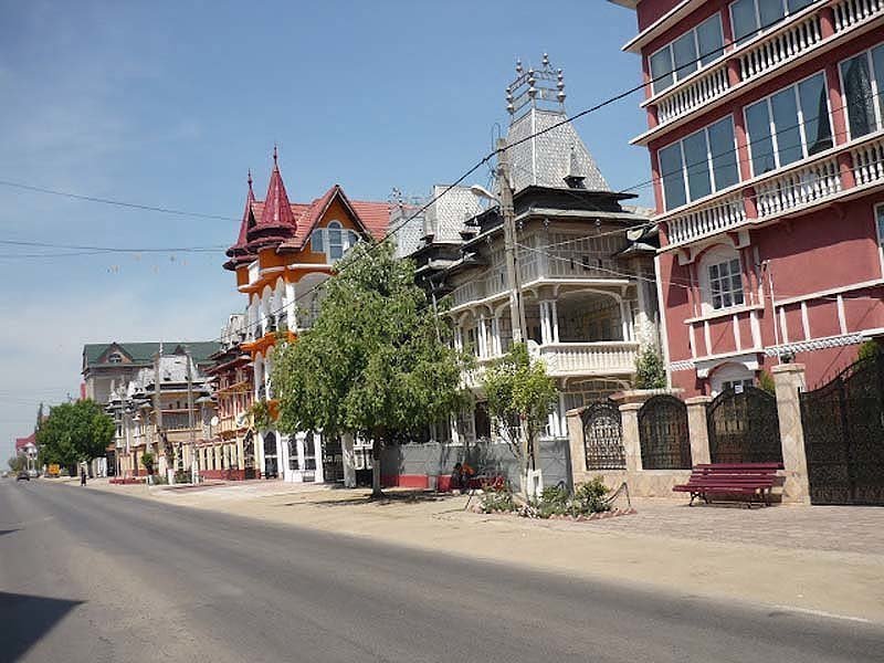 Провинциальный румынский город населенный исключительно цыганскими баронами