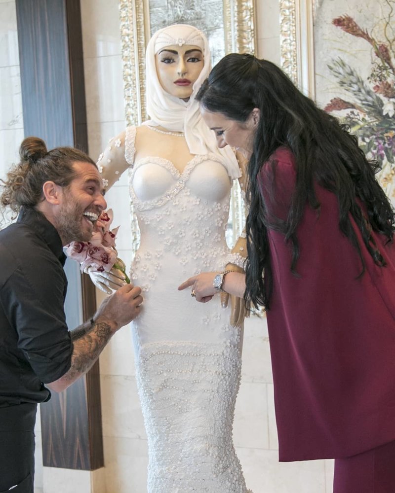 «Невеста за миллион долларов»: торт, украшенный пятью крупными бриллиантами