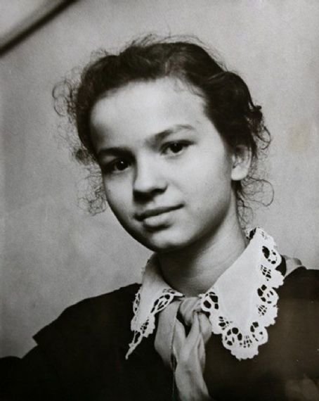 Фото советских и российских артистов в школьные годы