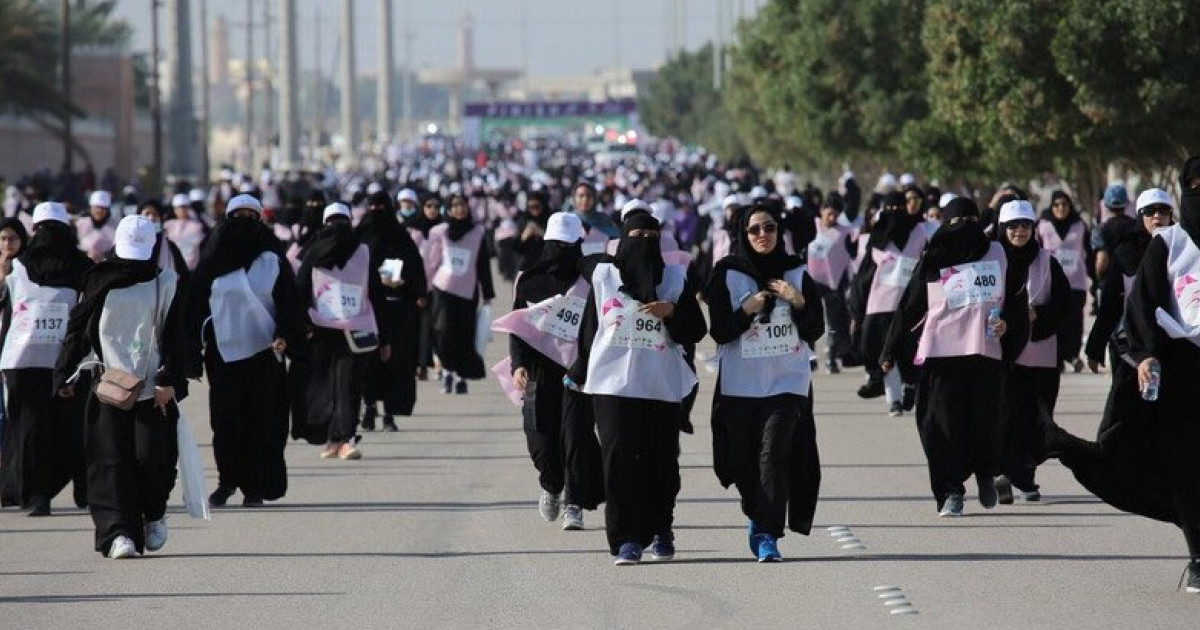Такого вы еще не видели: первый в истории Саудовской Аравии женский марафон!