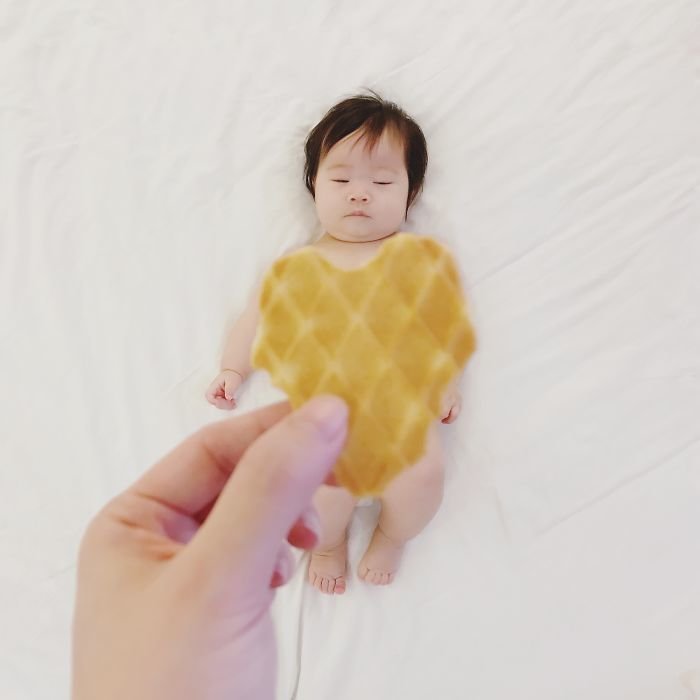 Веселые фото младенца в "съедобных нарядах"