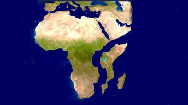 Африку расколет на две части? В Кении появилась гигантская трещина