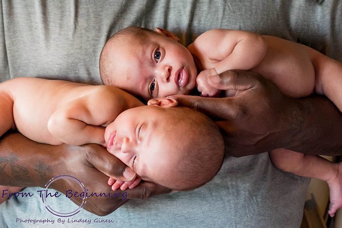 Один шанс из 10 миллионов: в семье родились две пары близнецов